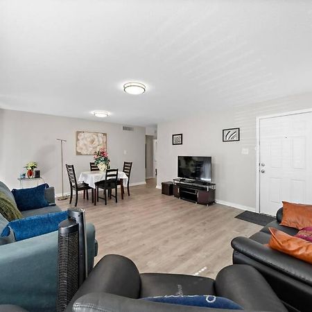 Cozy, Dedicated Workspace, Fast Wi-Fi Apartment Houston Bagian luar foto