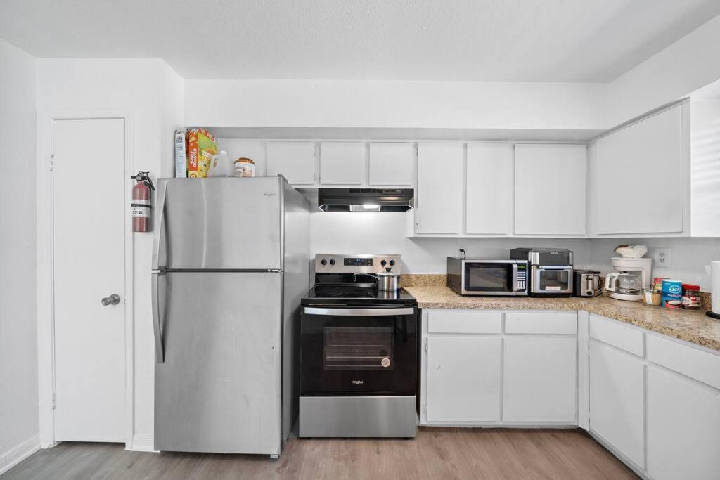 Cozy, Dedicated Workspace, Fast Wi-Fi Apartment Houston Bagian luar foto