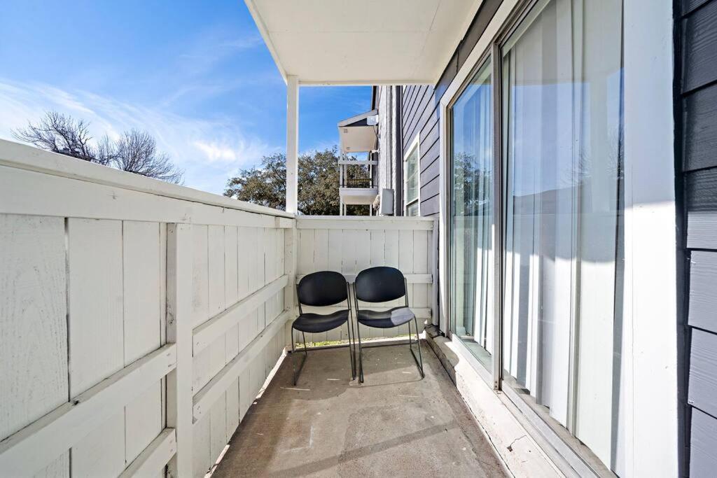 Cozy, Dedicated Workspace, Fast Wi-Fi Apartment Houston Bagian luar foto