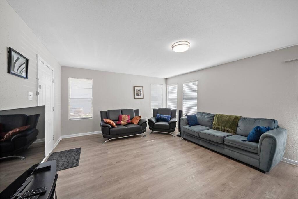 Cozy, Dedicated Workspace, Fast Wi-Fi Apartment Houston Bagian luar foto
