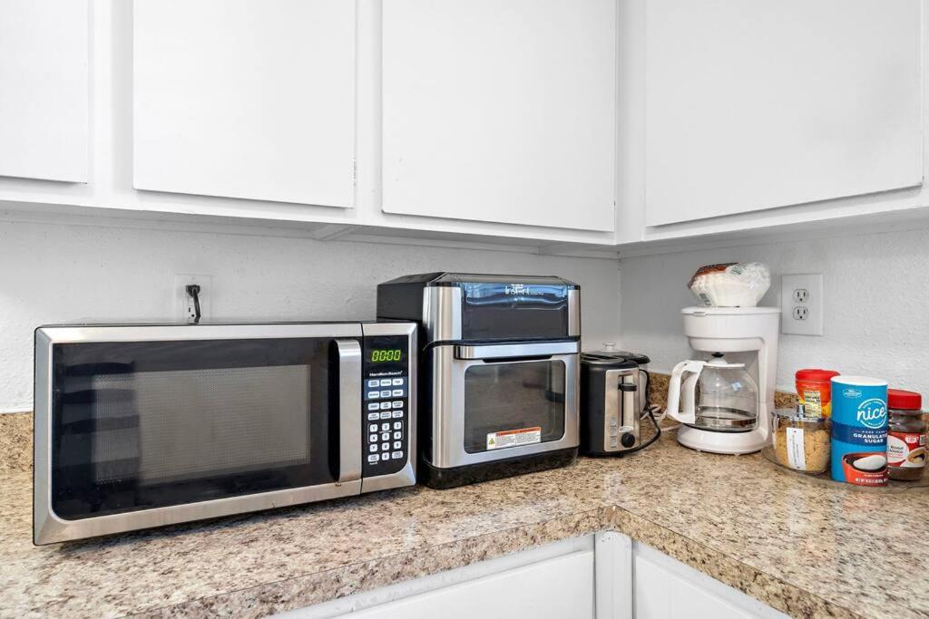 Cozy, Dedicated Workspace, Fast Wi-Fi Apartment Houston Bagian luar foto